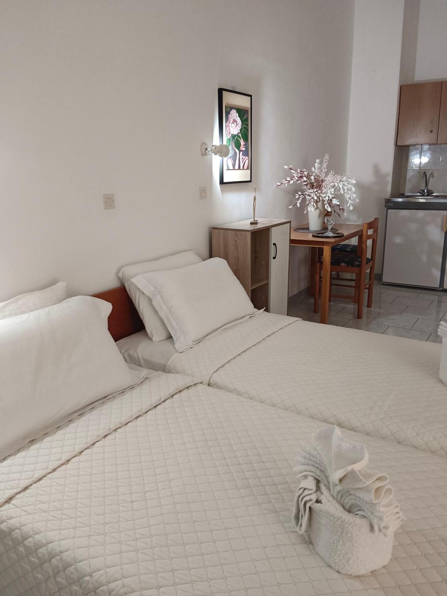 Pyrgos Hotel Apartments Kremasti  Bagian luar foto