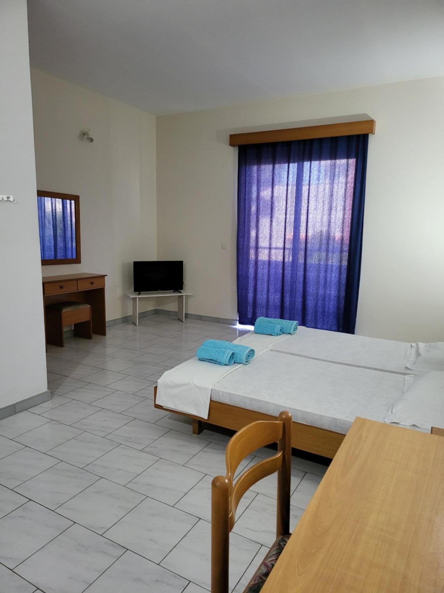 Pyrgos Hotel Apartments Kremasti  Bagian luar foto