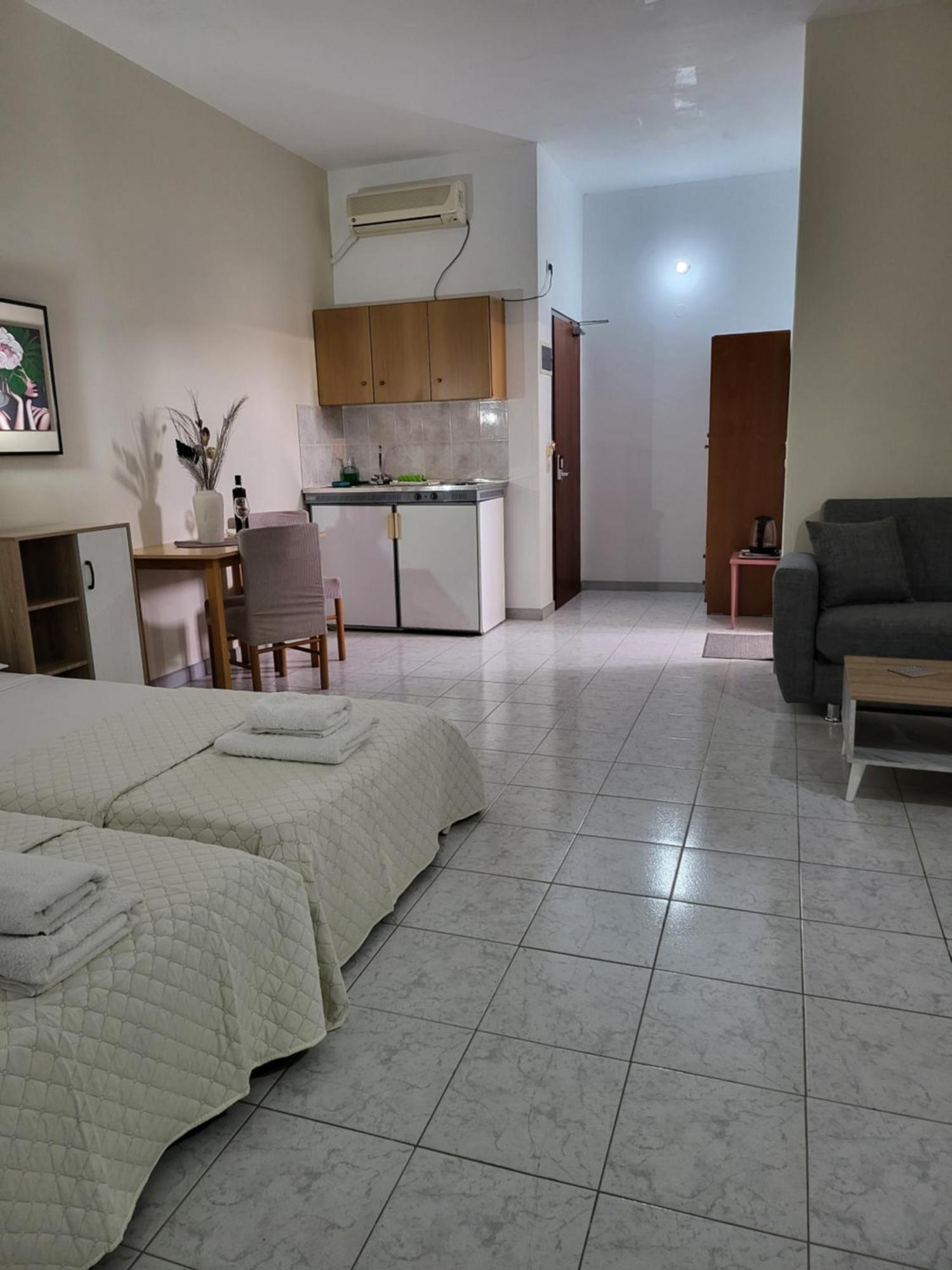 Pyrgos Hotel Apartments Kremasti  Bagian luar foto