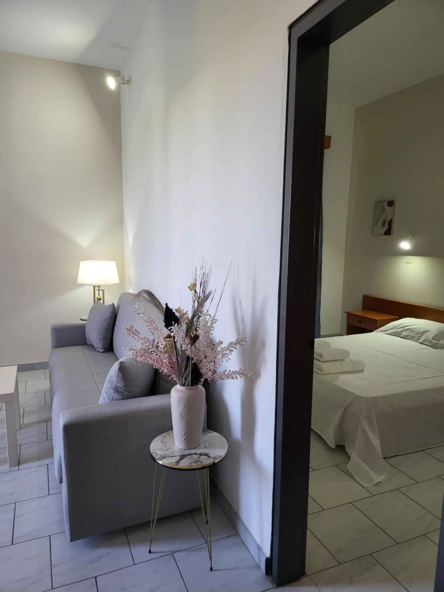 Pyrgos Hotel Apartments Kremasti  Bagian luar foto