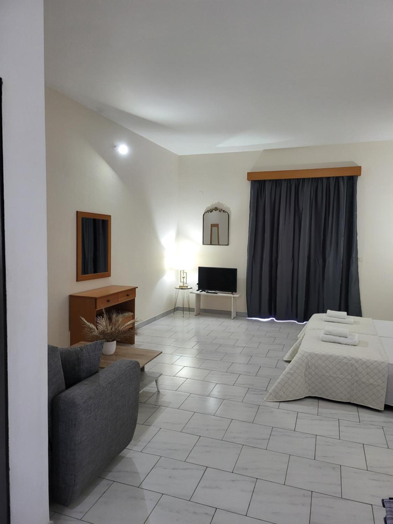 Pyrgos Hotel Apartments Kremasti  Bagian luar foto