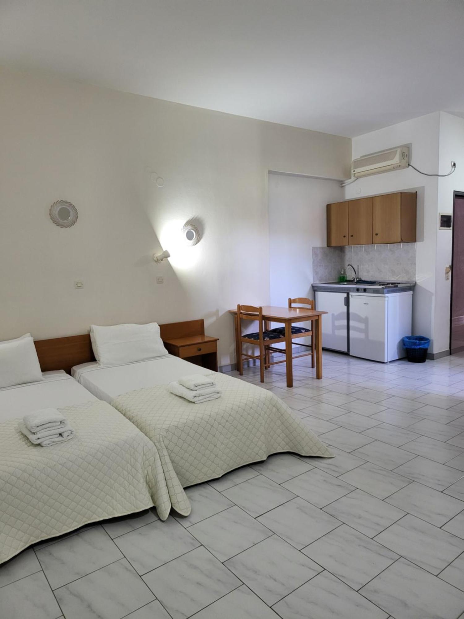 Pyrgos Hotel Apartments Kremasti  Bagian luar foto