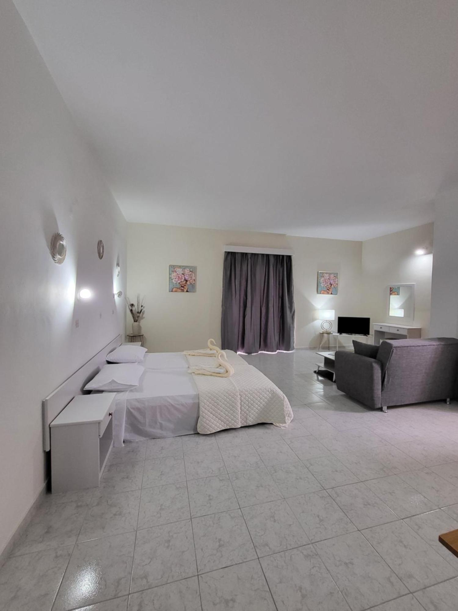 Pyrgos Hotel Apartments Kremasti  Bagian luar foto